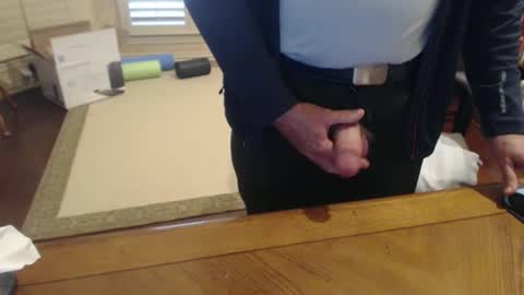 Snapshot of stromg2000 chatting on 01/11/25, 06:12 stromg2000 online show from 01/11/25, 06:12