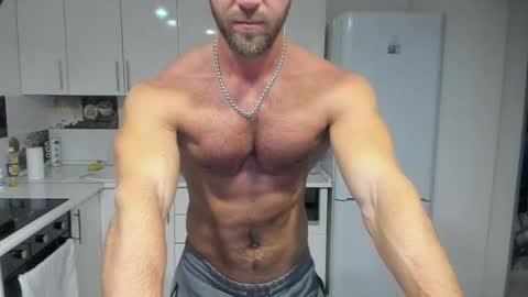 Snapshot of strong_arni chatting on 02/08/25, 06:12 Strong Arni online show from 02/08/25, 06:12