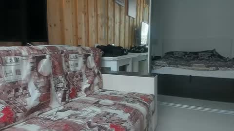 Snapshot of strong_arni chatting on 02/19/25, 07:28 Strong Arni online show from 02/19/25, 07:28