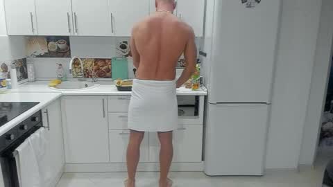 Snapshot of strong_arni chatting on 02/27/25, 04:21 Strong Arni online show from 02/27/25, 04:21