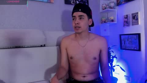 Snapshot of strong_rock69 chatting on 04/01/26, 03:31 strong_rock69 online show from 04/01/26, 03:31