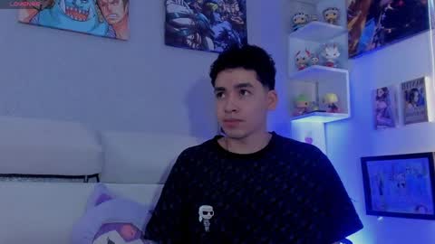 Snapshot of strong_rock69 chatting on 04/11/26, 03:27 strong_rock69 online show from 04/11/26, 03:27