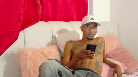 stronganddelicious online show from 09/21/25, 06:09