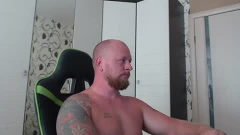 Snapshot of strongass18 chatting on 07/18/26, 11:58 Alex online show from 07/18/26, 11:58