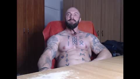 Snapshot of strongivan chatting on 10/14/25, 03:40 StrongIvan online show from 10/14/25, 03:40