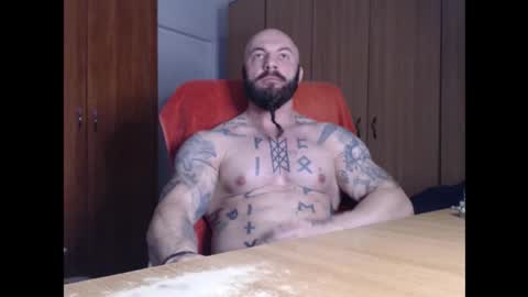 Snapshot of strongivan chatting on 11/13/25, 05:28 StrongIvan online show from 11/13/25, 05:28