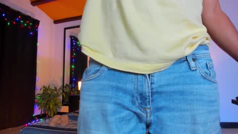 Snapshot of strosa_ chatting on 01/08/25, 01:11 strosa_ online show from 01/08/25, 01:11
