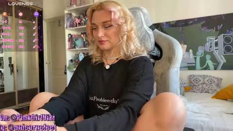 Snapshot of strupedsunicorns chatting on 02/21/25, 08:29 goddess online show from 02/21/25, 08:29