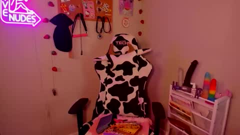 Strwbby online show from 02/01/26, 06:01