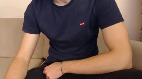 Stud From Paris online show from 03/08/25, 06:05