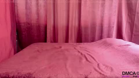 StudioWahines online show from 04/17/26, 12:02