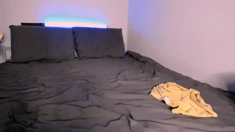 Snapshot of stuffed_cookie chatting on 02/22/25, 04:40 Mary online show from 02/22/25, 04:40