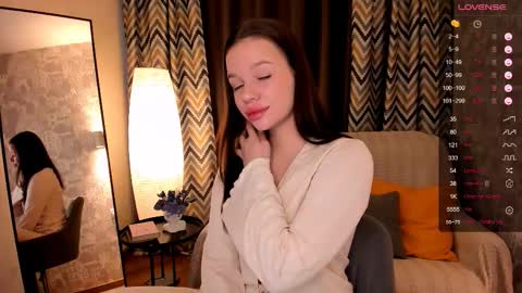 Snapshot of stuffed_cookie chatting on 10/19/25, 06:14 Mary online show from 10/19/25, 06:14