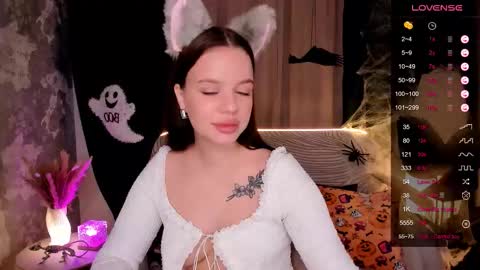 Snapshot of stuffed_cookie chatting on 10/23/25, 08:35 Mary online show from 10/23/25, 08:35