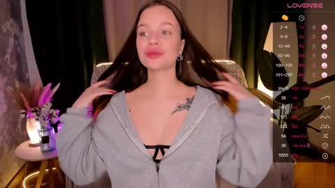 Snapshot of stuffed_cookie chatting on 11/20/25, 08:25 Mary online show from 11/20/25, 08:25