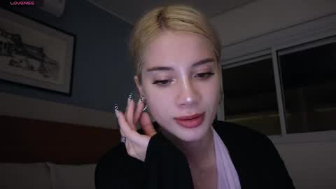 Sofa online show from 03/28/26, 02:55