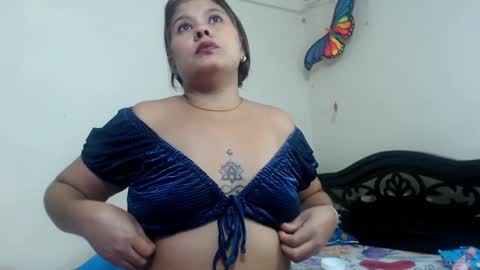 Snapshot of stylevoluptuousvycky chatting on 01/20/25, 04:23 Stylevoluptuousvycky online show from 01/20/25, 04:23