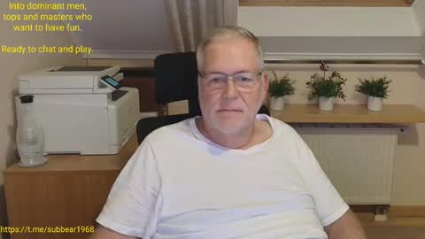 Snapshot of subbear1968 chatting on 05/17/26, 08:05 subbear1968 online show from 05/17/26, 08:05