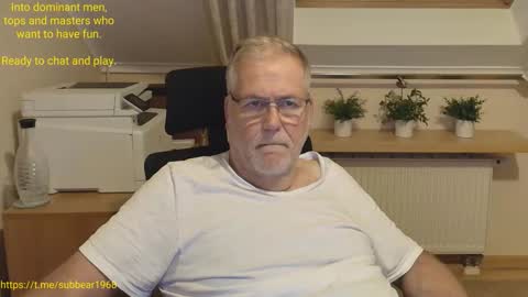 Snapshot of subbear1968 chatting on 05/18/26, 08:14 subbear1968 online show from 05/18/26, 08:14