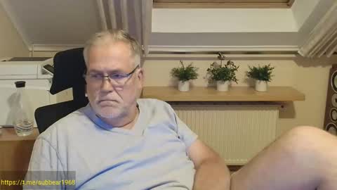 Snapshot of subbear1968 chatting on 06/01/26, 08:43 subbear1968 online show from 06/01/26, 08:43