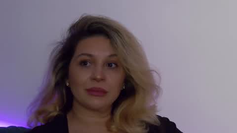 Carla online show from 09/16/25, 09:10