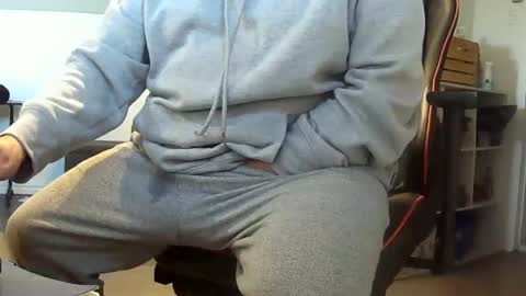 Snapshot of sublou2017 chatting on 09/21/25, 12:07 sublou2017 online show from 09/21/25, 12:07