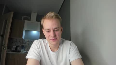 Snapshot of successful_kevin chatting on 09/21/25, 08:21 Kevin online show from 09/21/25, 08:21