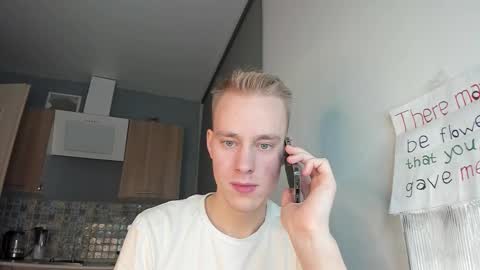 Snapshot of successful_kevin chatting on 11/02/25, 01:35 Kevin online show from 11/02/25, 01:35