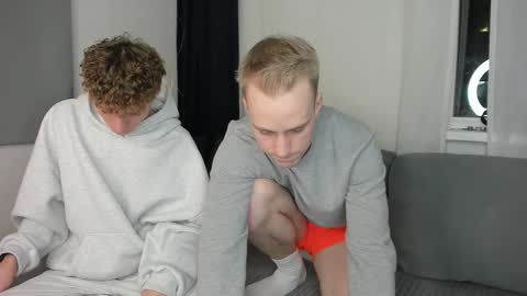 Snapshot of successful_kevin chatting on 11/11/25, 07:14 Kevin online show from 11/11/25, 07:14