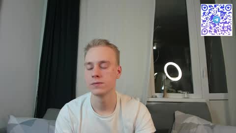 Snapshot of successful_kevin chatting on 12/15/25, 07:29 Kevin online show from 12/15/25, 07:29