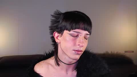 Angel  online show from 11/30/25, 08:29