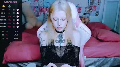 succubus_leslie online show from 03/18/26, 10:02