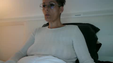 sucrette5629 online show from 05/13/26, 12:57