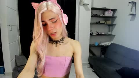 sue online show from 04/01/26, 02:56