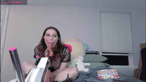 Snapshot of sufferbunny chatting on 03/11/25, 01:16 Nikki Sabel online show from 03/11/25, 01:16