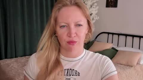 sugamomy online show from 10/06/25, 12:19