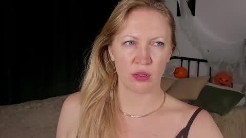 sugamomy online show from 10/27/25, 12:26