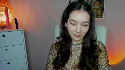 Snapshot of sugar_xmegan chatting on 12/17/25, 07:47 Megan online show from 12/17/25, 07:47