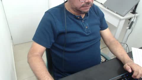 Johnny online show from 04/19/26, 07:38