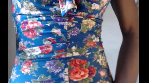 Snapshot of sugarmeltsxx chatting on 10/08/25, 07:28 Bella online show from 10/08/25, 07:28