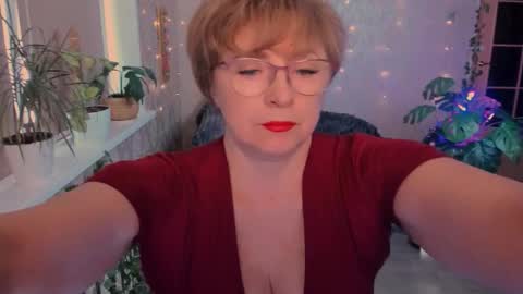 Vivien online show from 02/04/26, 09:04