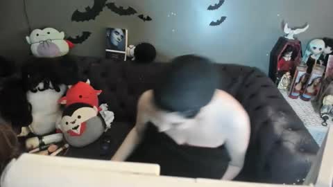 Sugary online show from 11/30/25, 02:26