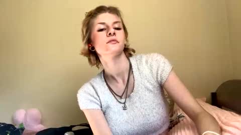 Ophelia online show from 12/22/24, 08:14