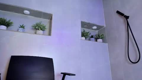 Snapshot of sukilux chatting on 08/01/26, 04:06 Gabriela online show from 08/01/26, 04:06
