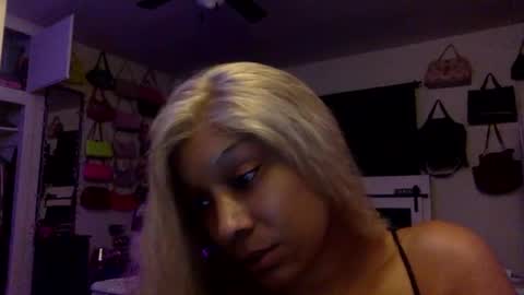 Snapshot of sukkisparkx chatting on 04/15/26, 10:55 lexie online show from 04/15/26, 10:55