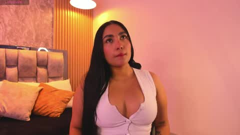 Snapshot of sulay_kim chatting on 04/01/26, 07:22 Sulay online show from 04/01/26, 07:22