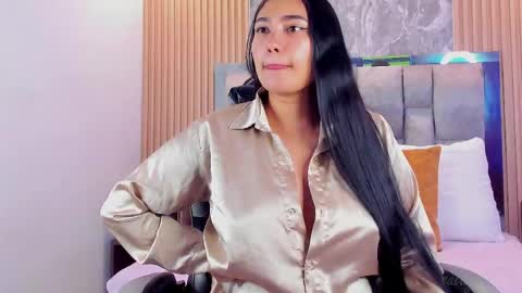 Snapshot of sulay_kim chatting on 04/13/26, 09:42 Sulay online show from 04/13/26, 09:42