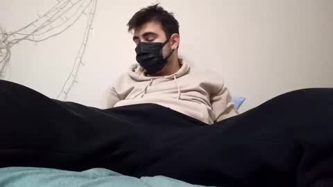 Snapshot of sullyniko chatting on 10/15/25, 07:36 Niko online show from 10/15/25, 07:36