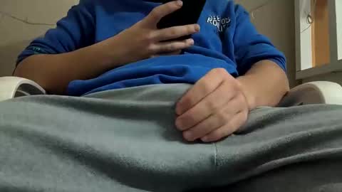 Snapshot of sullyniko chatting on 11/12/25, 10:20 Niko online show from 11/12/25, 10:20