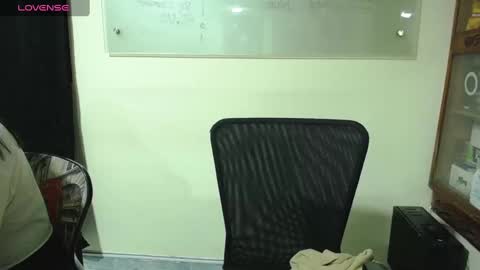 Snapshot of summer_girls01 chatting on 01/09/25, 12:57 summer_girls01 online show from 01/09/25, 12:57